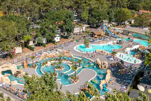 Camping Lou Pignada CAMPING LOU PIGNADA - Blick auf den Wasserpark aus der Vogelperspektive