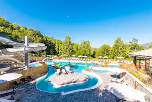 Yelloh! Village L'Étoile des Neiges - Wasserpark mit Rutschen auf dem Campingplatz