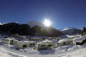 Camping Madulain - Blick auf die Standplätze im Winter
