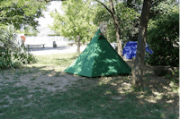 Camping Magali  - Zeltplatz vom Campingplatz im Schatten der Bäume