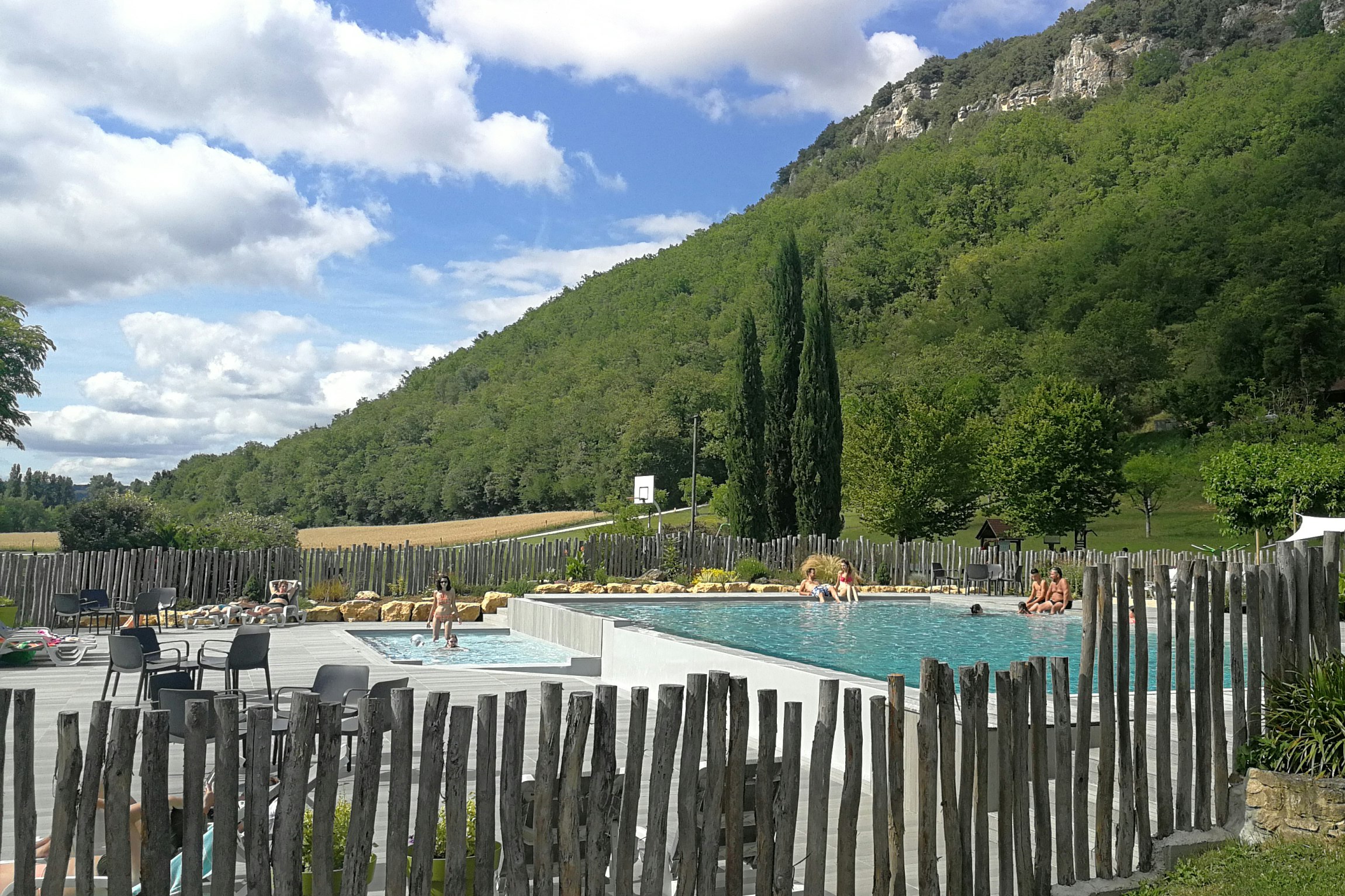 Camping Maisonneuve Dordogne  -  Pool auf dem Campingplatz