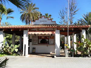 Camping Malvarrosa De Corinto