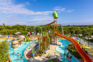 Yelloh! Village Mané Guernehué - Großer Wasserspielplatz auf dem Campingplatz