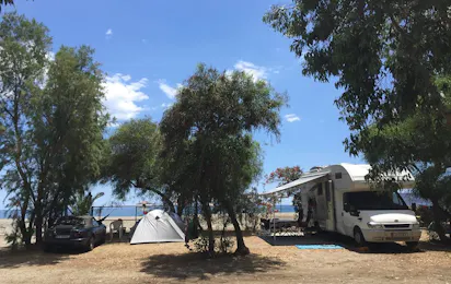 Camping Mani Beach