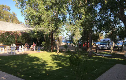 Camping Mani Beach