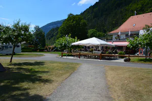 Camping Manor Farm (1) - Restaurant mit Terrasse auf dem Campingplatz