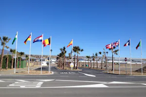 Camping Mar Azul - Einfahrt vom Campingplatz