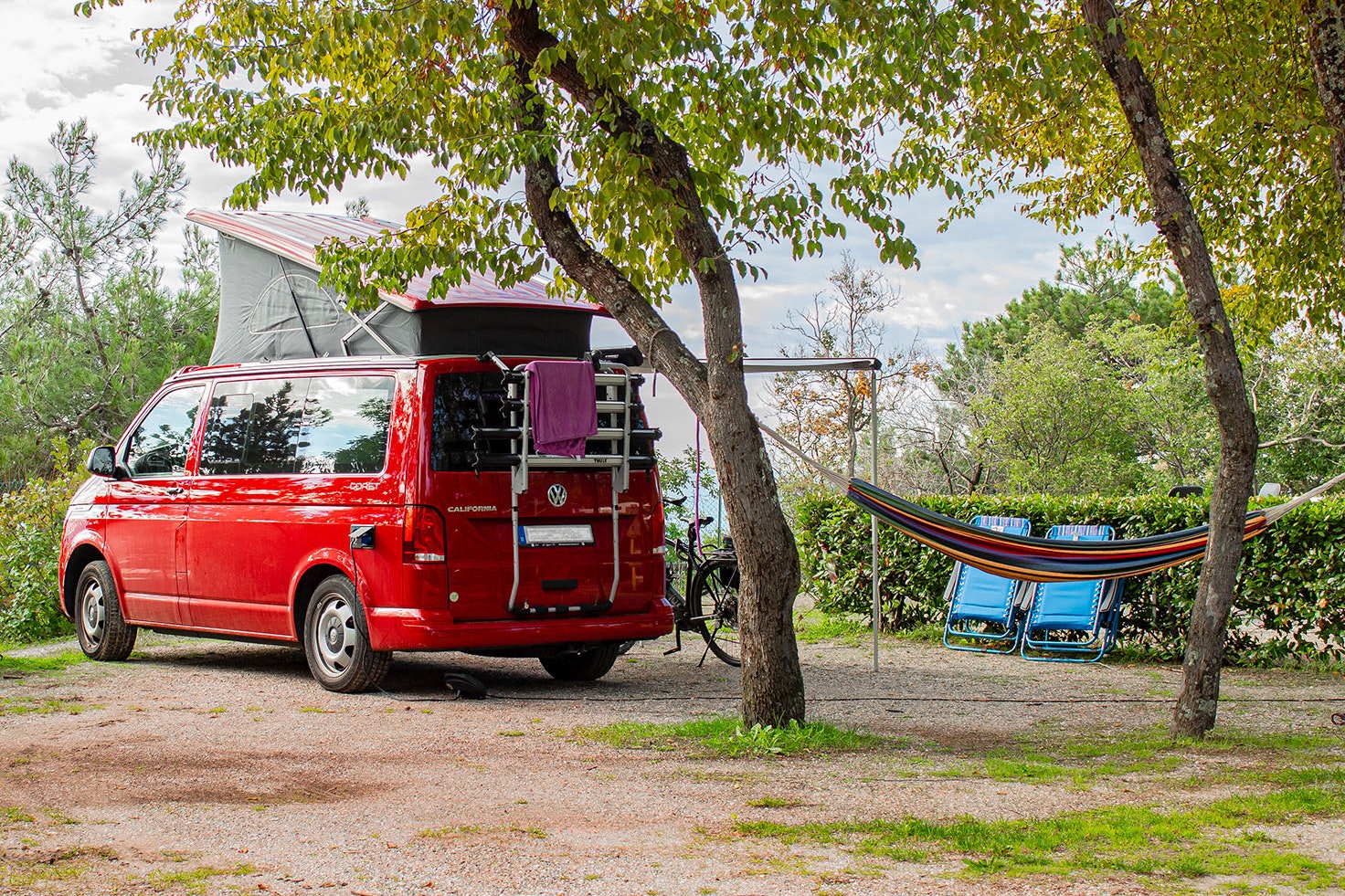 Camping Mare Pineta - Standplatz mit Hängematte auf dem Campingplatz