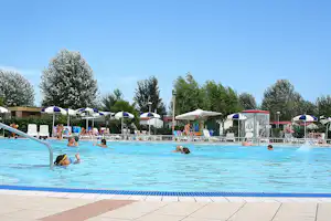 Camping Marelago - Pool auf dem Campingplatz