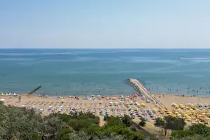 Camping Marelago - Luftaufnahme des Badestrandes