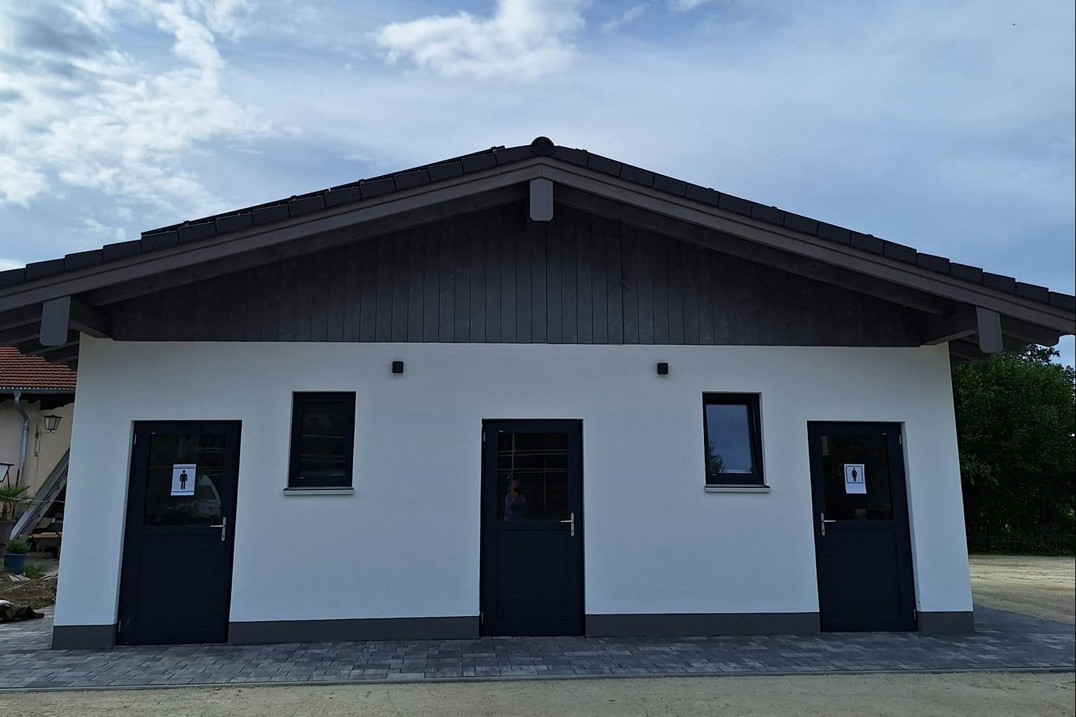 Camping Mariengrund - Blick auf das Sanitärgebäude