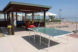 Camping Marinella - Tischtennis und Tischfußball auf dem Campingplatz
