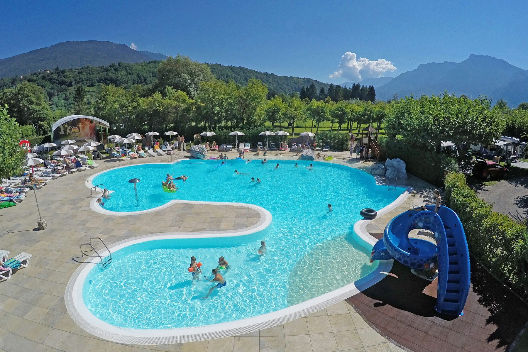 Camping Mario Village - Blick auf das Freibad auf dem Campingplatz