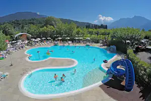 Camping Mario Village - Blick auf das Freibad auf dem Campingplatz