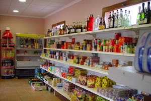 Camping Mariola - Minimarkt auf dem Campingplatz