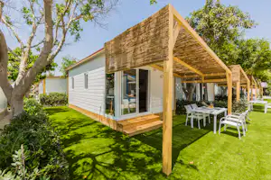 Alannia Guardamar - Mobilheim mit Terrasse auf dem Campingplatz