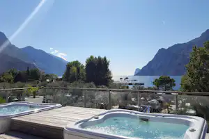 Camping Maroadi - Whirlpools im Freien auf dem Campingplatz