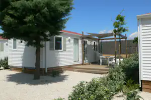 Camping Mas des Lavandes - Mobilheim auf dem Campingplatz