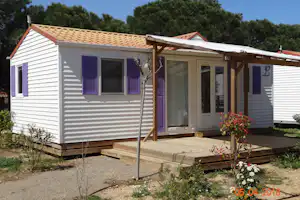 Camping Mas des Lavandes - Mobilheim mit Terrasse auf dem Campingplatz
