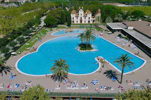 Yelloh! Village Mas Sant Josep - Campingplatz mit Pool aus der Vogelperspektive