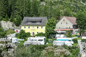 Camping Mauterndorf - Wohnmobilstellplätze und Wohnwagenstellplätze auf dem Campingplatz
