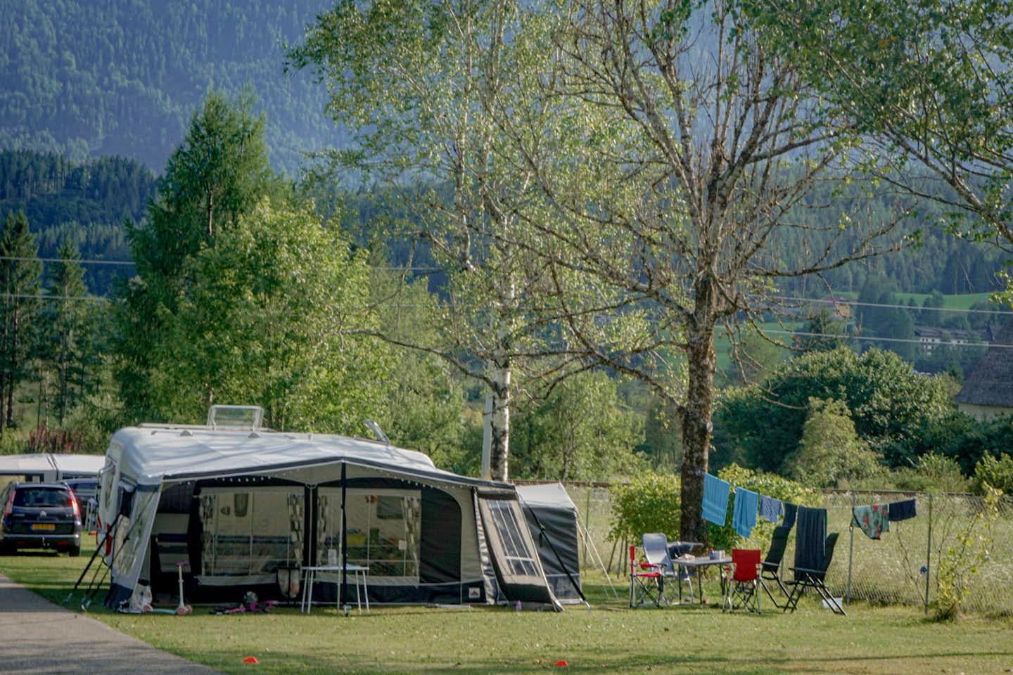 Camping Pressegger See  Camping Max Presseggersee - Wohnmobil- und  Wohnwagenstellplätze im Grünen