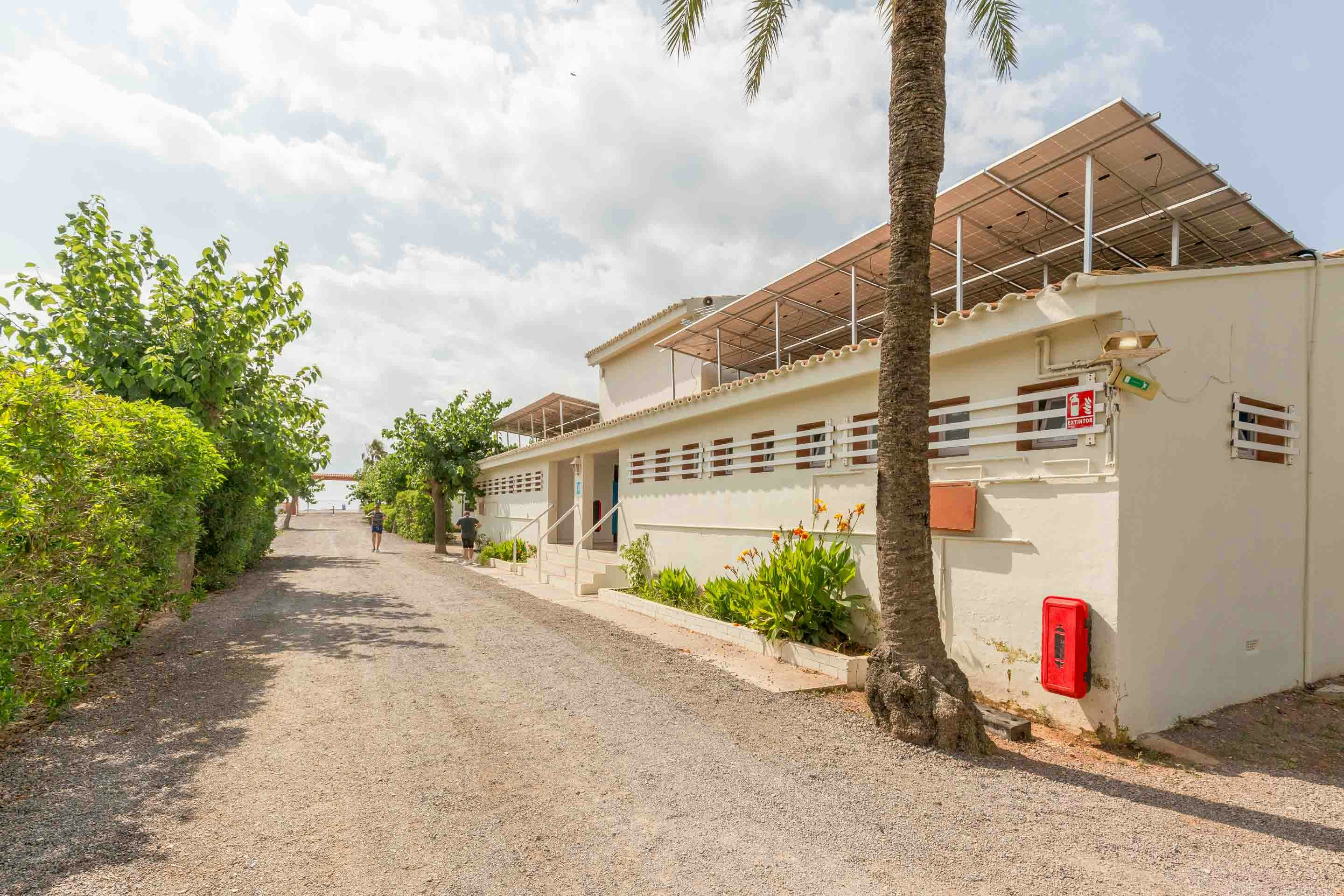 Camping tres estrellas Mediterráneo  Camping Mediterráneo - Sanitärgebäude auf dem Campingplatz