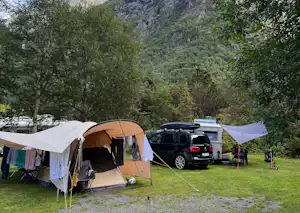 Melkevoll Bretun Camping - Standplätze auf dem Campingplatz