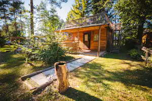 Camping Menina - Bungalow im Grünen auf dem Campingplatz