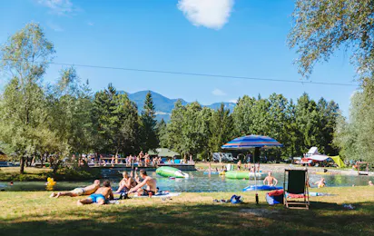 Camping Menina