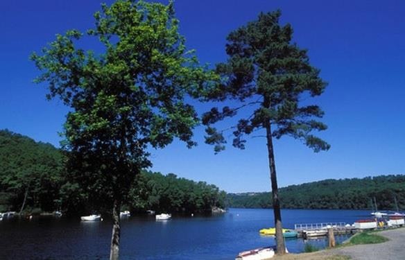 Camping Merlin les Pieds dans l'Eau