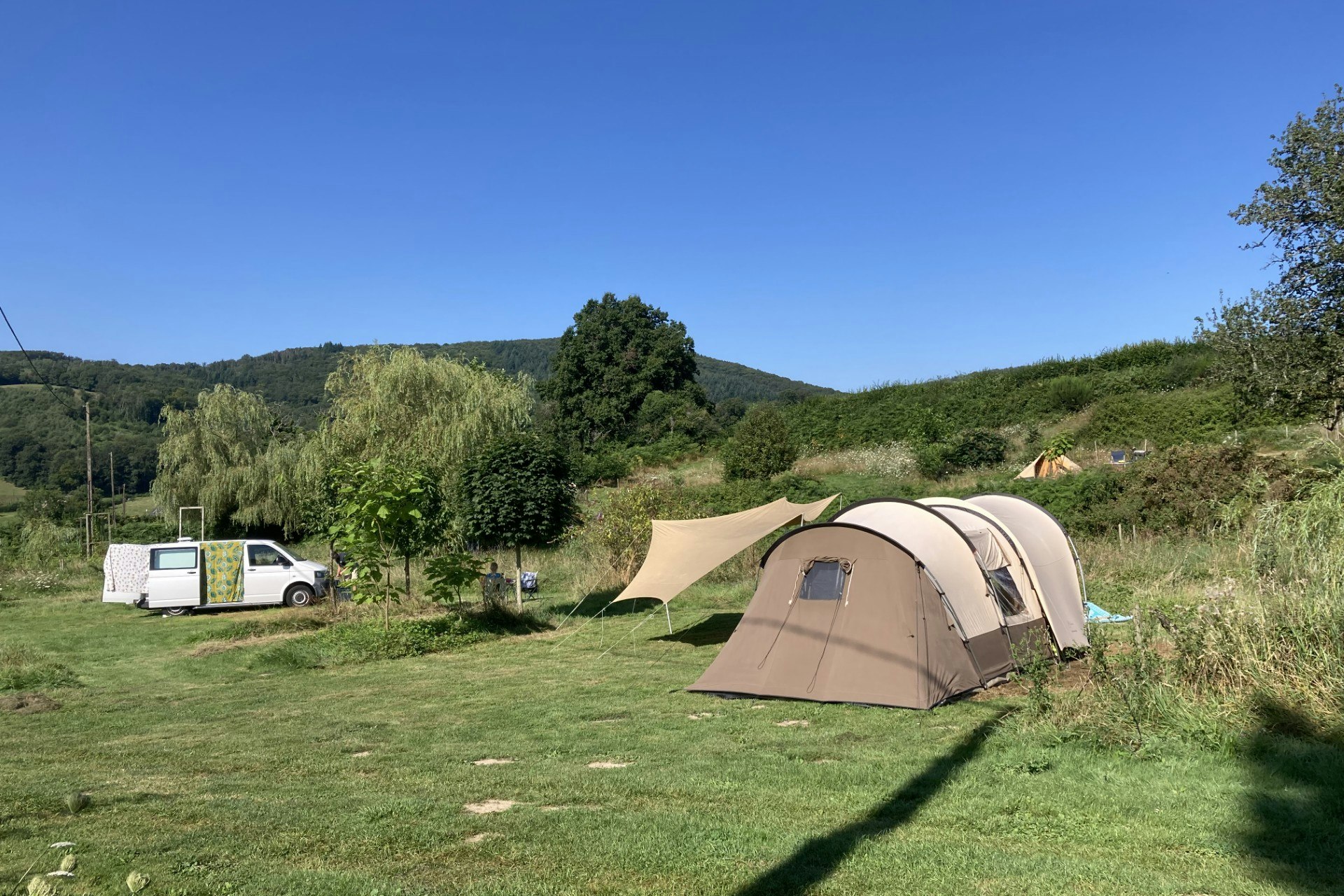 Camping Mesles - Zeltplätze im Grünen auf dem Campingplatz