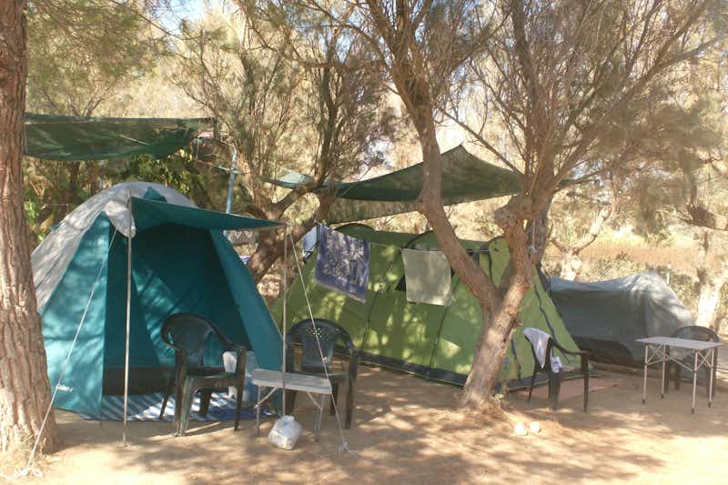 Camping Methoni - Zeltplatz im Schatten der Bäume