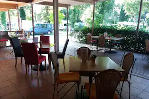 Camping Mexico - Blick auf Terrasse vom Restaurant auf dem Campingplatz