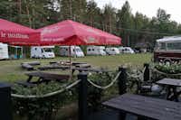 Camping Miķeļbāka -Restaurant-Tische im Freien und 