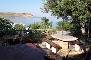 Camping Miočić -Terrasse eines Ferienhauses