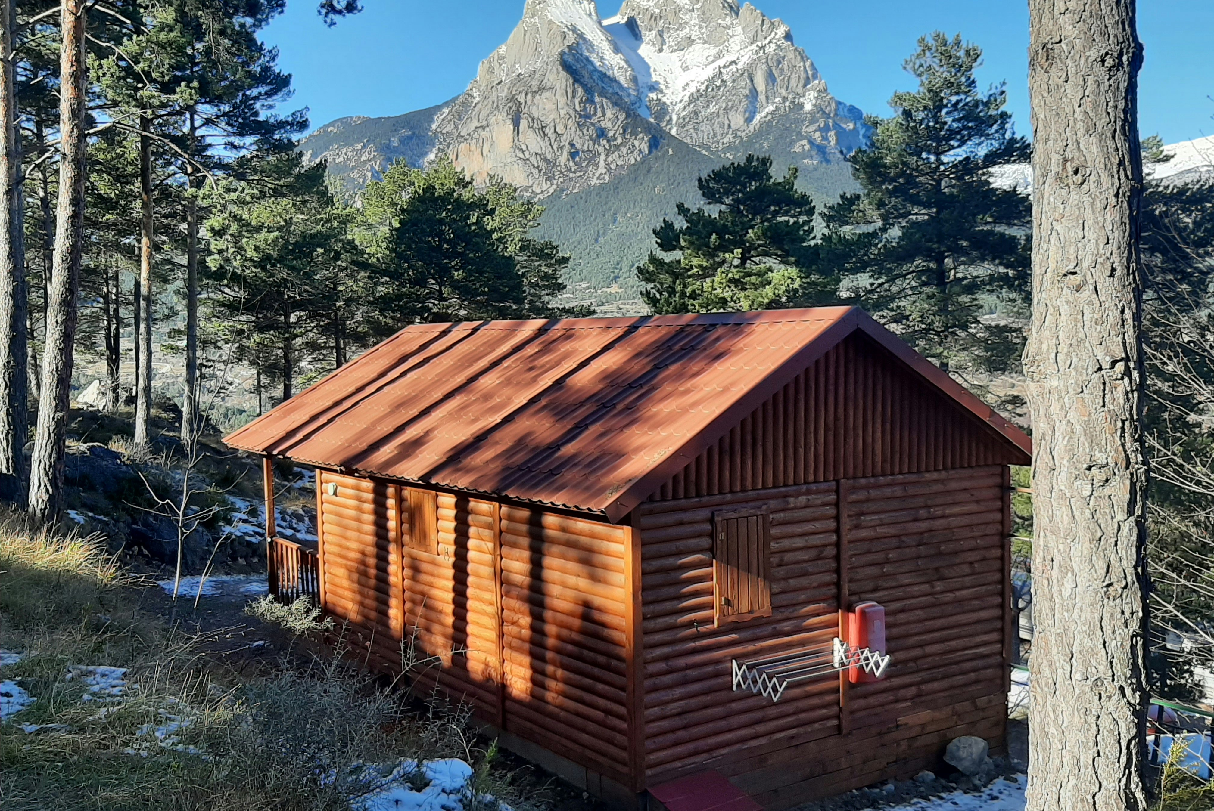 Camping Mirador al Pedraforca  - Mobilheim auf dem Campingplatz mit Blick auf die Berge