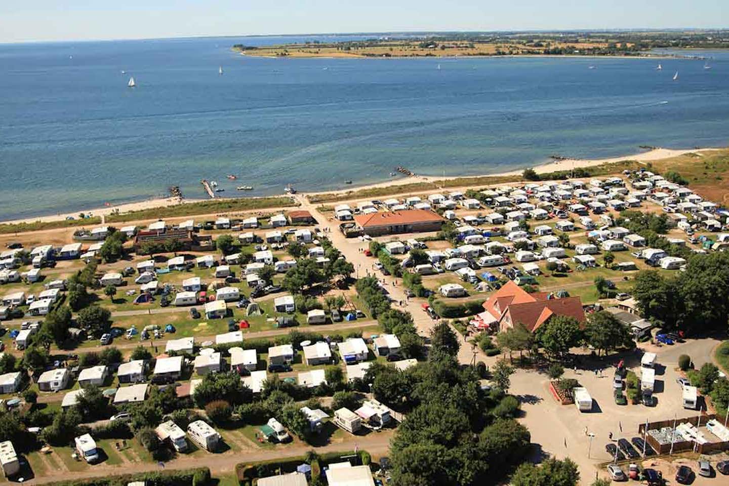 Camping Miramar  -  Campingplatz an der Ostsee aus der Vogelperspektive