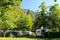 Camping Monte Bianco  -  Wohnwagen- und Zeltstellplatz im Grünen mit Blick auf die Berge
