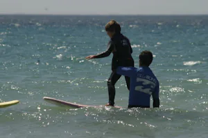 Camping Monte Cabo - Surfschule am Atlantik in der Nähe vom Campingplatz