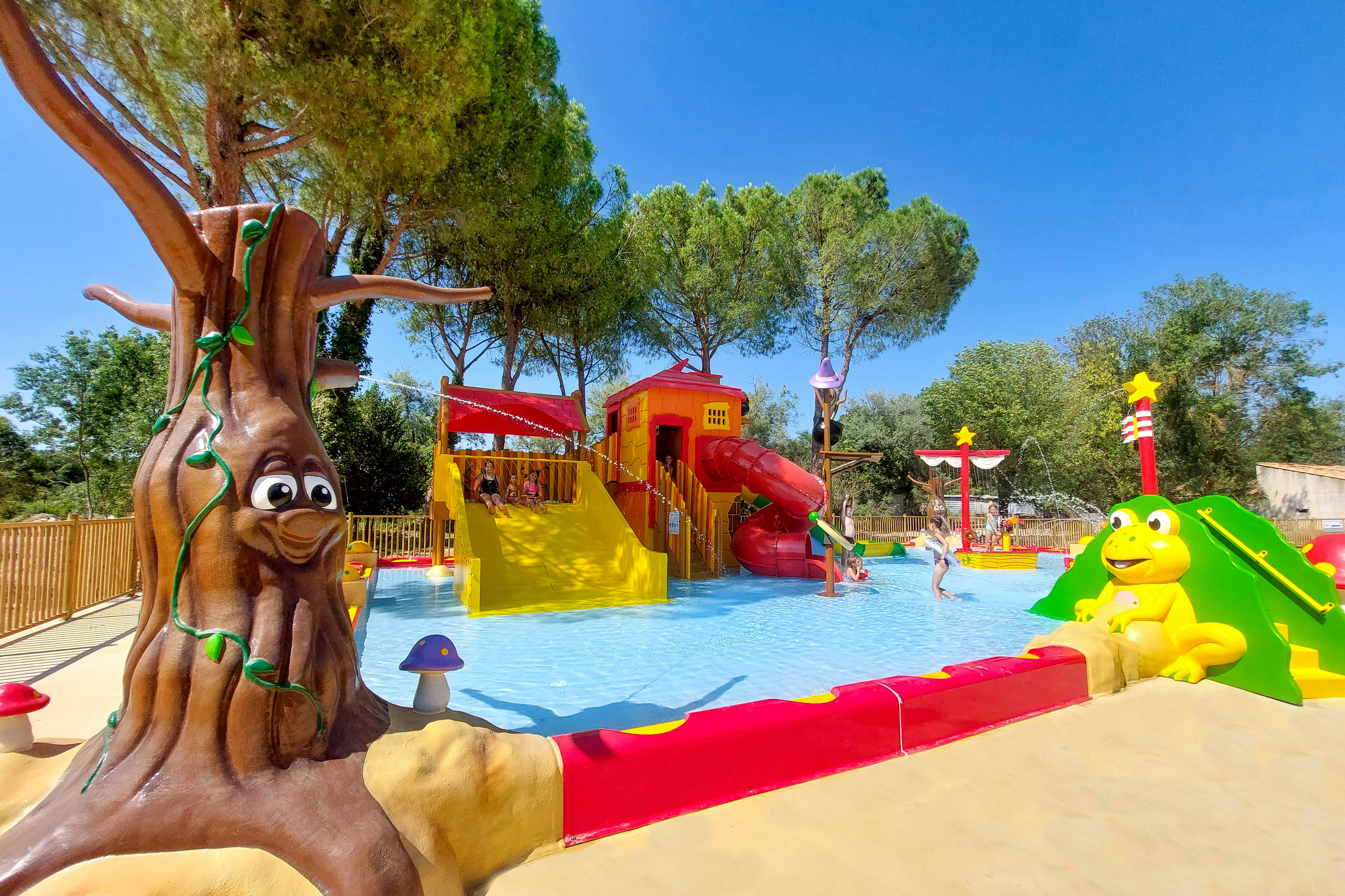Camping Monte Cristo  - Kinderbecken im Freibad des Campingplatzes