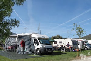 Camping Monte Holiday - Wohnmobilstellplätze im Grünen auf dem Campingplatz