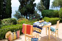 Camping Monti e Mare  - Terrasse vom Mobilheim mit Blick auf das Mittelmeer