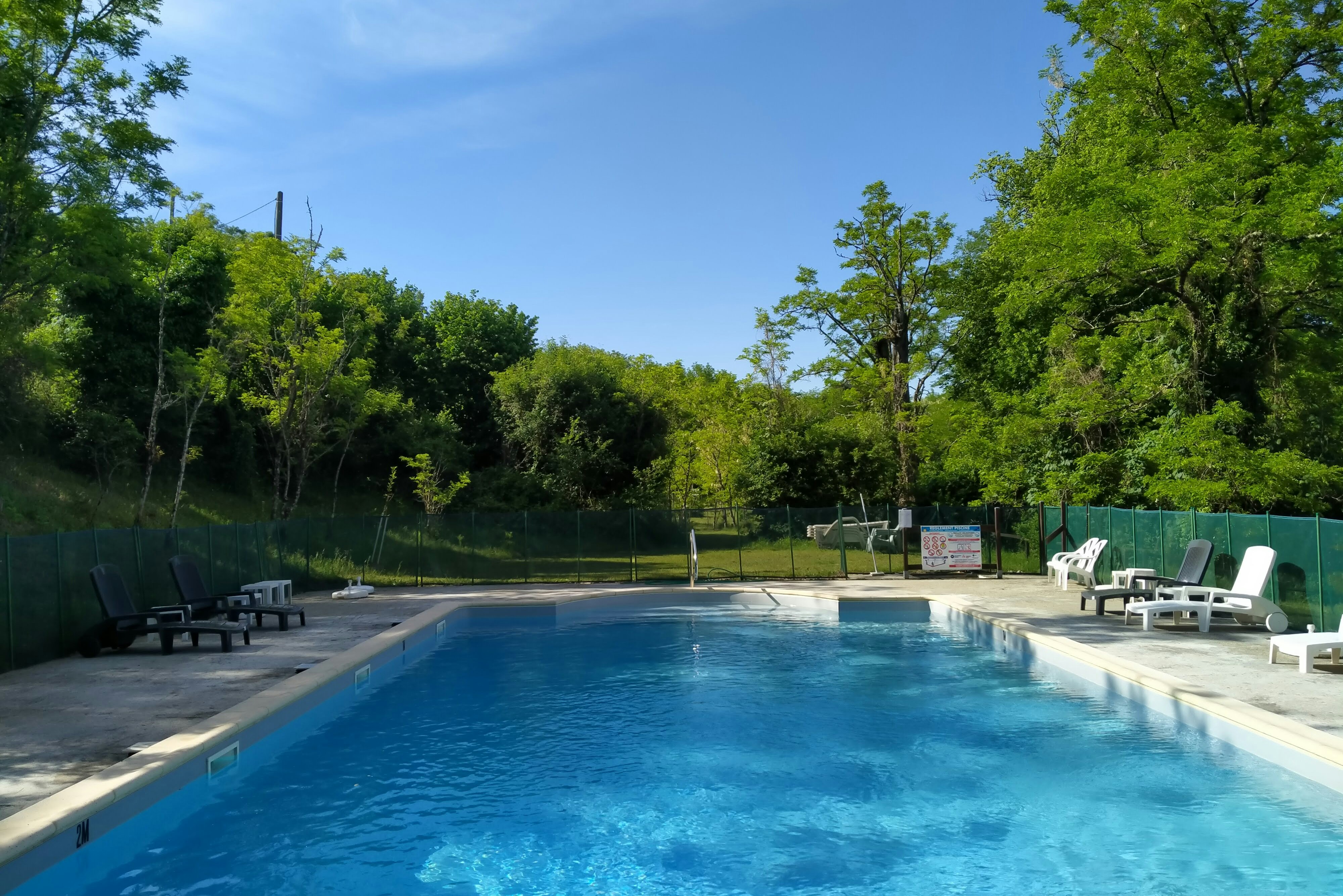 Camping Moulin de Campech - Blick auf den Pool im Freien