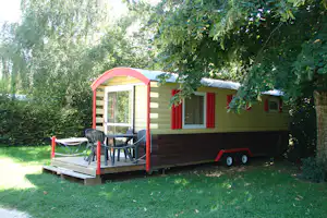 Camping Moulin de Collonge - Mobilheim mit Sitzgelegenheiten