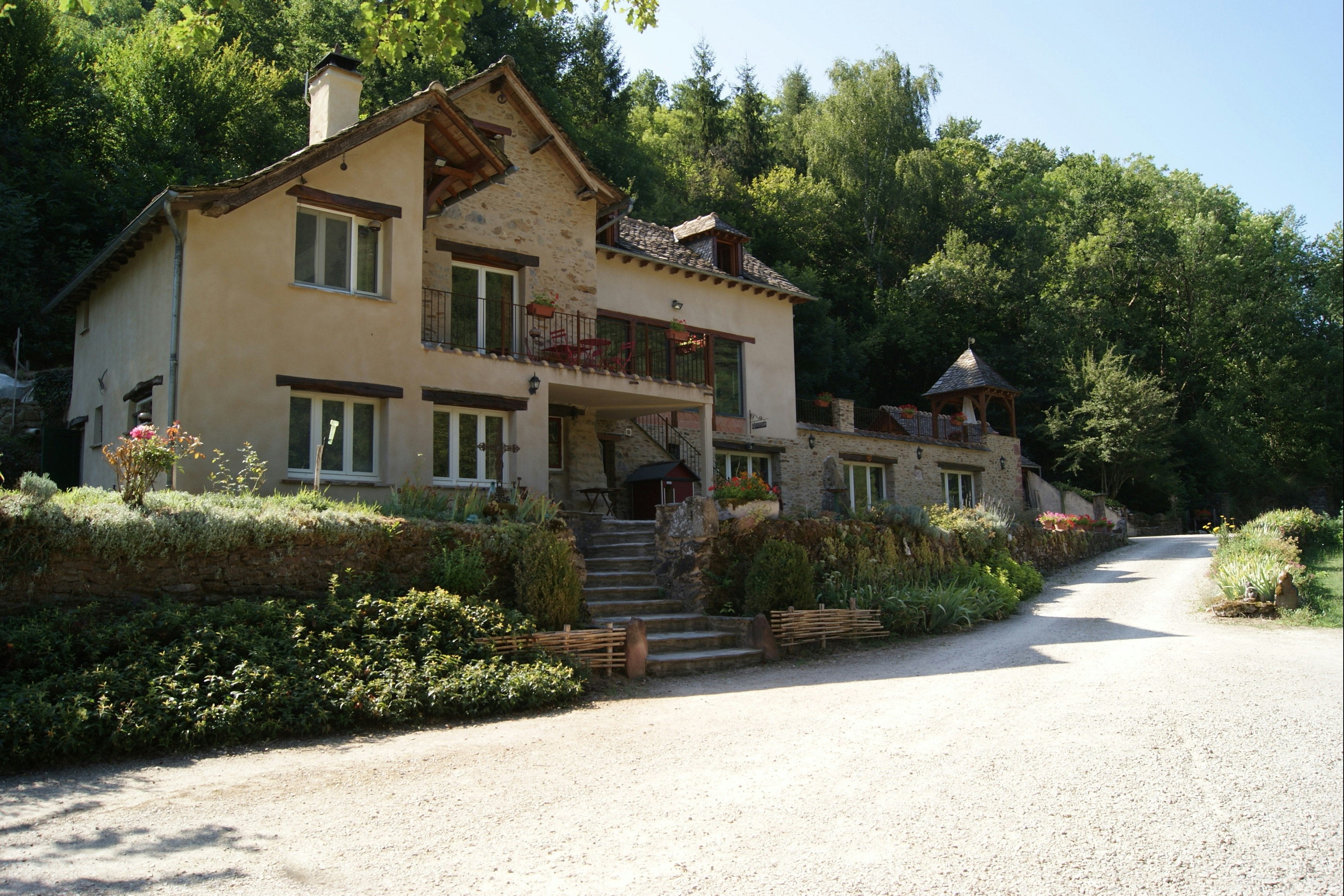 Camping Moulin de Liort - Apartmentgebäude auf dem Campingplatz