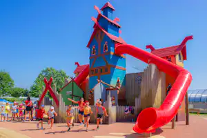 Camping Municipal Champ de Course - Kinderspielplatz auf dem Campingplatz