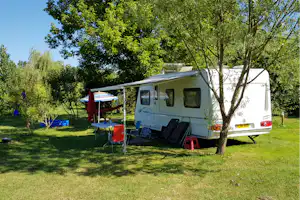 Camping Municipal de la Plage - Stellplatz im Grünen