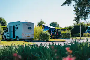 Camping Municipal des Bords de l'Aure - Standplätze auf dem Campingplatz