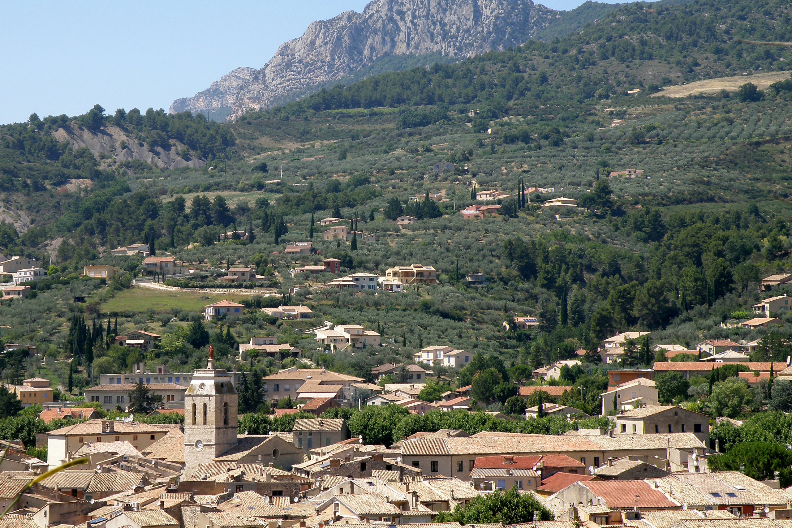 Onlycamp Le Jalinier  Camping Municipal Le Jalinier - Luftaufnahme der Umgebung des Campingplatzes